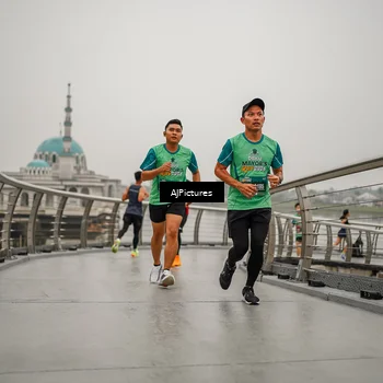 Runner Photo 8590416
