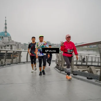 Runner Photo 8590468