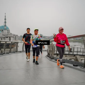Runner Photo 8590476
