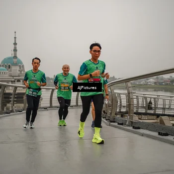 Runner Photo 8590557