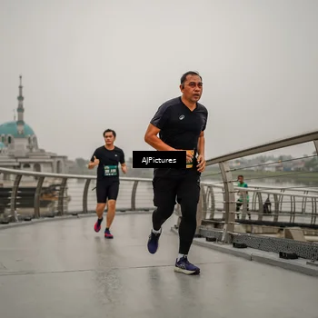 Runner Photo 8590652