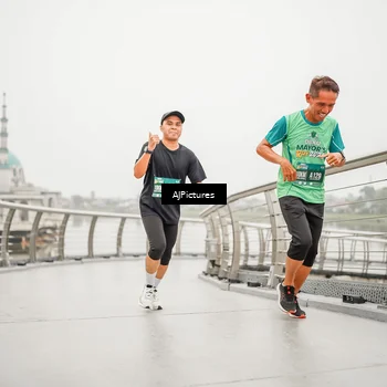 Runner Photo 8591004