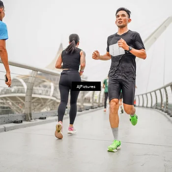 Runner Photo 8591011