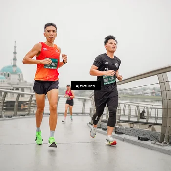 Runner Photo 8591331