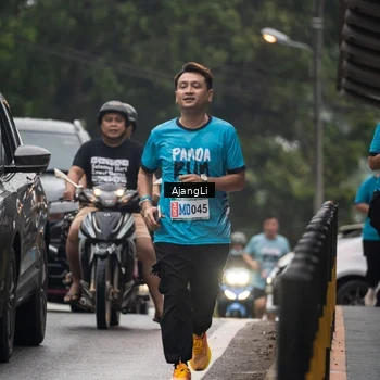 Runner Photo 8594262