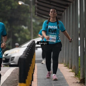 Runner Photo 8594268