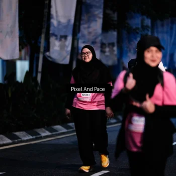 Runner Photo 8602901
