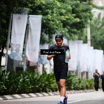Runner Photo 8604412