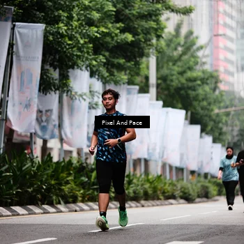 Runner Photo 8605000