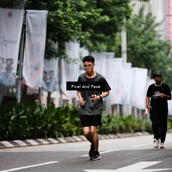 Runner Photo 8605013