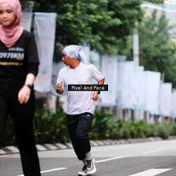 Runner Photo 8606078