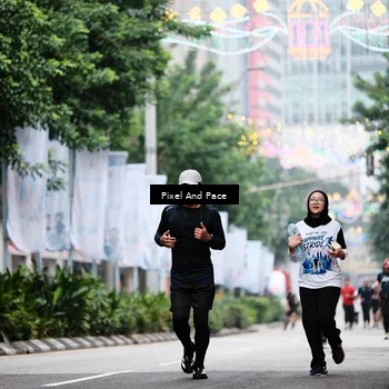 Runner Photo 8606275