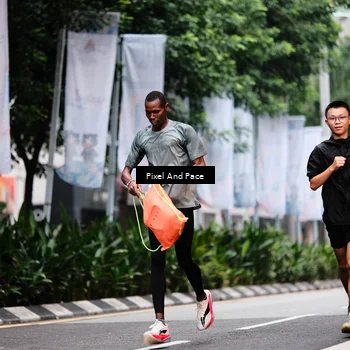 Runner Photo 8606379