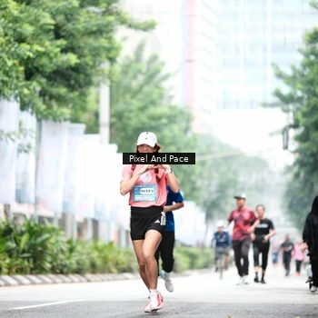 Runner Photo 8609004