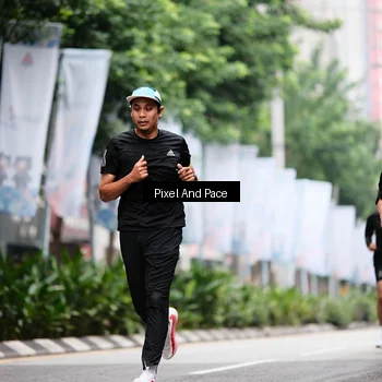 Runner Photo 8610324