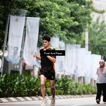 Runner Photo 8610613