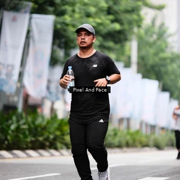 Runner Photo 8611000