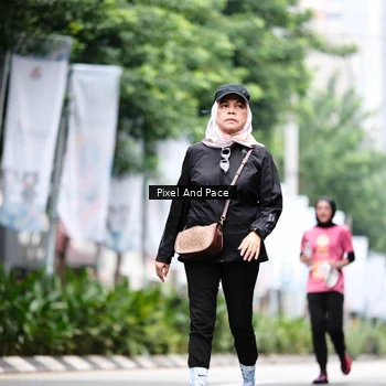 Runner Photo 8612043