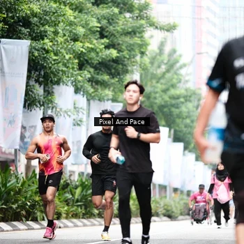Runner Photo 8612273