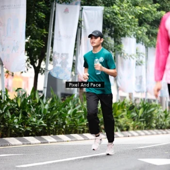 Runner Photo 8612531