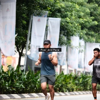 Runner Photo 8612981