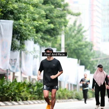 Runner Photo 8613145