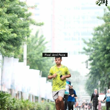 Runner Photo 8613413