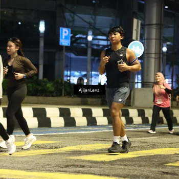 Runner Photo 8616001