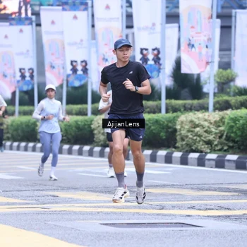 Runner Photo 8619022