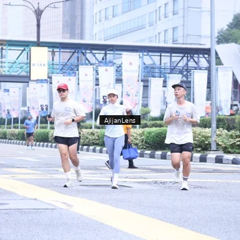 Runner Photo 8619026