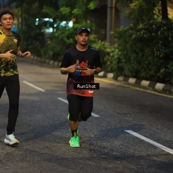 Runner Photo 8619070