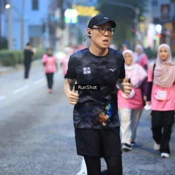 Runner Photo 8620911
