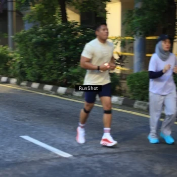 Runner Photo 8620937