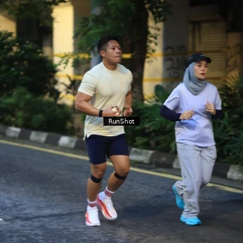Runner Photo 8620946