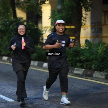 Runner Photo 8621275