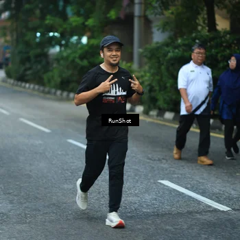 Runner Photo 8623369