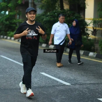 Runner Photo 8623372