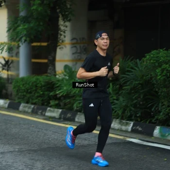 Runner Photo 8623681