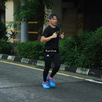 Runner Photo 8623682