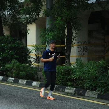 Runner Photo 8623859