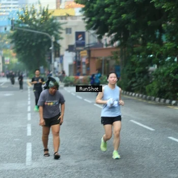 Runner Photo 8624011