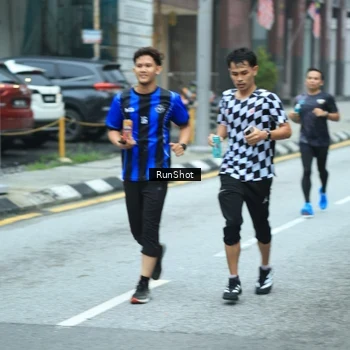 Runner Photo 8624022