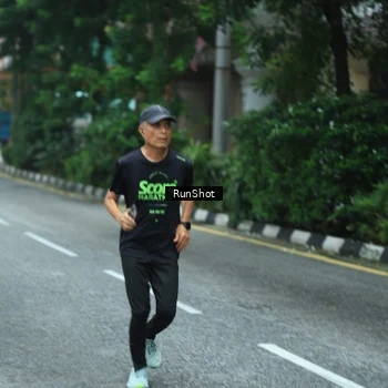Runner Photo 8624076