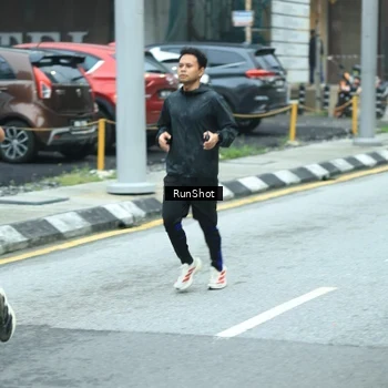 Runner Photo 8624100