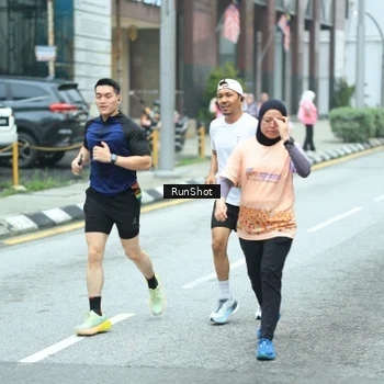 Runner Photo 8624210