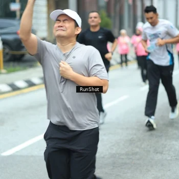 Runner Photo 8624272