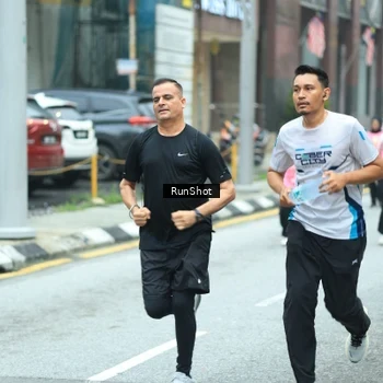 Runner Photo 8624282