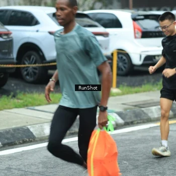 Runner Photo 8624373