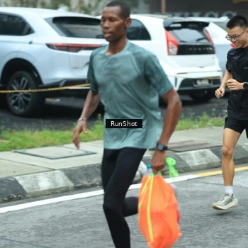 Runner Photo 8624375