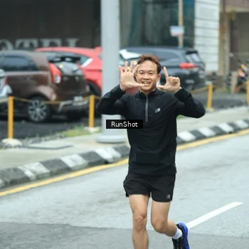 Runner Photo 8624500